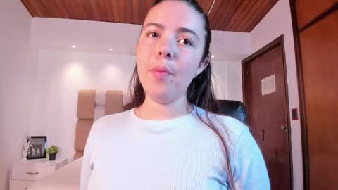 Lyssa  Everyday From 0700 to 1630 Col Time online show from 10/11/25, 02:04