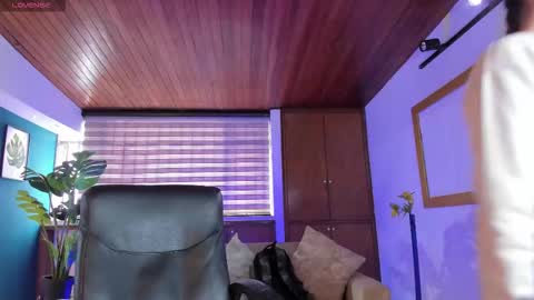 Lyssa  Everyday From 0700 to 1630 Col Time online show from 10/21/25, 02:29