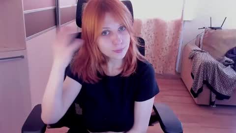 lyssan_xo online show from 10/15/25, 10:15