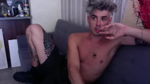 Snapshot of m00nshine710 chatting on 12/19/25, 06:37 M00nshine710 online show from 12/19/25, 06:37