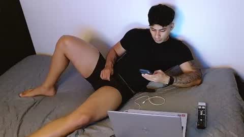 Snapshot of m1chaelx_ chatting on 06/25/26, 05:12 MICHAEL online show from 06/25/26, 05:12