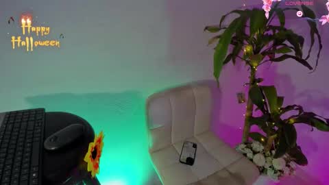 Mila online show from 10/09/25, 09:35