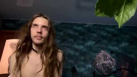 Snapshot of m1shq chatting on 12/18/24, 05:10 m1shq online show from 12/18/24, 05:10