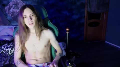 Snapshot of m1shq chatting on 02/28/25, 03:15 m1shq online show from 02/28/25, 03:15