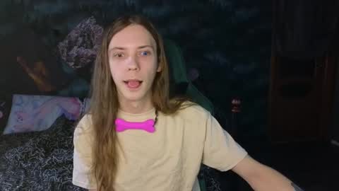 Snapshot of m1shq chatting on 03/12/25, 09:55 m1shq online show from 03/12/25, 09:55