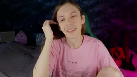 Snapshot of m1shq chatting on 09/19/25, 05:57 m1shq online show from 09/19/25, 05:57