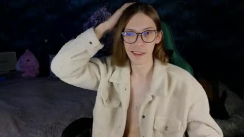 Snapshot of m1shq chatting on 09/23/25, 10:57 m1shq online show from 09/23/25, 10:57