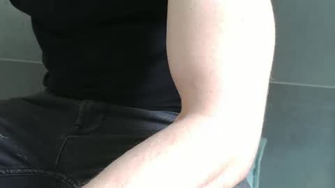 m4dh4tter24 online show from 05/06/26, 10:53