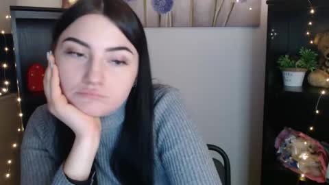 m_i_k_i_ online show from 01/19/26, 02:21