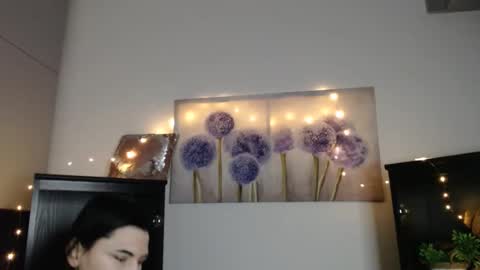 m_i_k_i_ online show from 02/04/26, 11:49