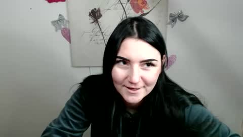 m_i_k_i_ online show from 02/25/26, 10:14