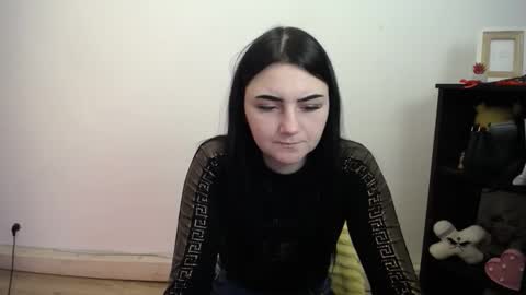 m_i_k_i_ online show from 03/04/26, 12:11