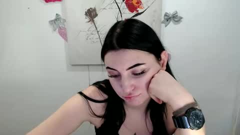 m_i_k_i_ online show from 03/06/26, 11:39