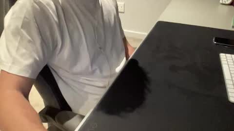 m_pete online show from 10/15/25, 07:36