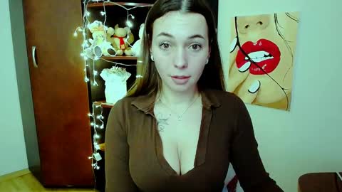 Vikki online show from 02/11/25, 01:41