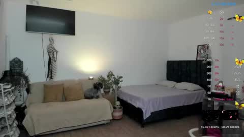 Snapshot of maaddy_ chatting on 10/29/25, 02:58 maaddy_ online show from 10/29/25, 02:58