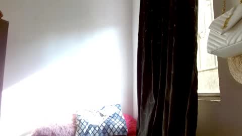 maaddy_thompson online show from 04/24/26, 08:55