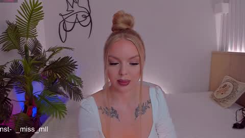 Mary online show from 02/26/25, 04:25