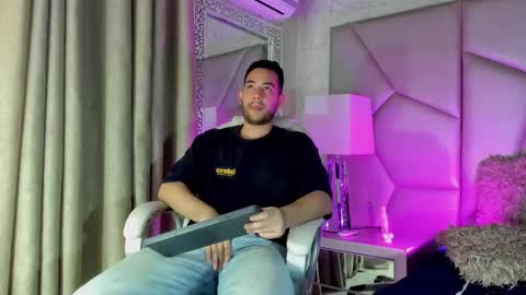 Snapshot of maatt_de_luca chatting on 09/12/25, 05:57 Matt De Luca online show from 09/12/25, 05:57