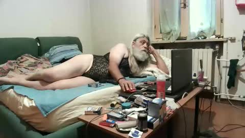 Snapshot of maax1970to chatting on 09/27/25, 10:09 maax1970 online show from 09/27/25, 10:09