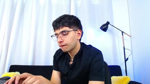 Max online show from 04/21/26, 02:23