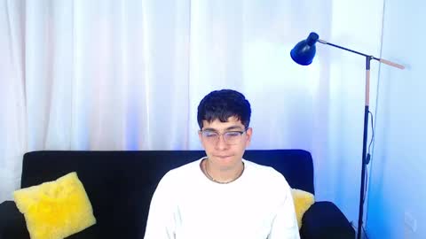 Max online show from 04/28/26, 02:00