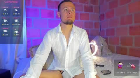 Snapshot of maax_taylor01 chatting on 12/10/24, 04:49 online show from 12/10/24, 04:49