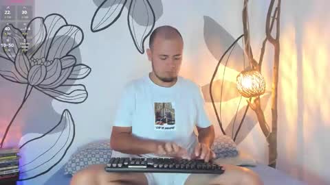 Snapshot of maax_taylor01 chatting on 02/18/26, 11:28 online show from 02/18/26, 11:28