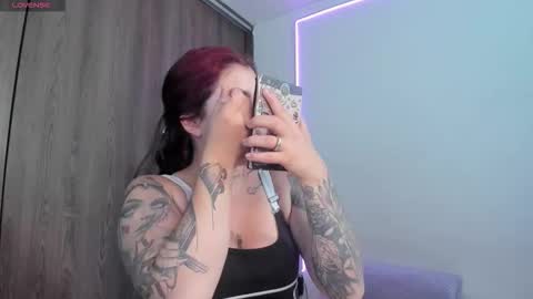 Sara online show from 03/25/26, 01:28