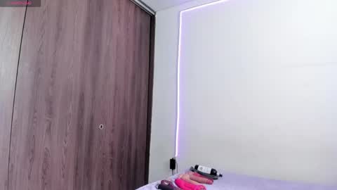 Sara online show from 04/10/26, 02:22