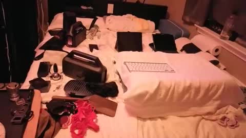 Snapshot of mac1119 chatting on 11/08/25, 01:06 mac1119 online show from 11/08/25, 01:06