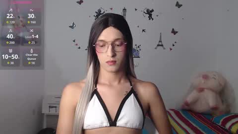 Snapshot of macarena_05_ chatting on 09/18/25, 04:36 macarena_05_ online show from 09/18/25, 04:36