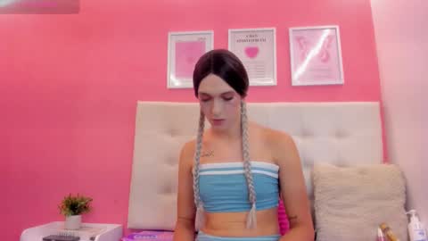 Snapshot of macarena_05_ chatting on 09/30/25, 03:00 macarena_05_ online show from 09/30/25, 03:00