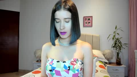 Snapshot of macarena_vallejo_ chatting on 12/04/24, 01:47 Macarena online show from 12/04/24, 01:47