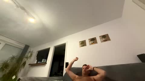 Snapshot of macfly67 chatting on 02/25/25, 05:19 macfly67 online show from 02/25/25, 05:19