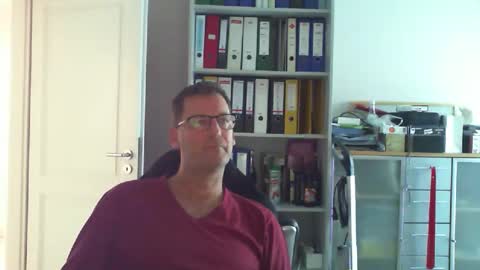 Snapshot of macfly67 chatting on 09/09/25, 04:06 macfly67 online show from 09/09/25, 04:06