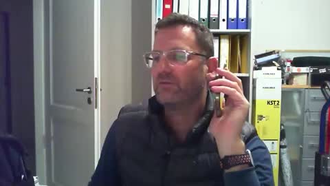 Snapshot of macfly67 chatting on 11/25/25, 06:30 macfly67 online show from 11/25/25, 06:30