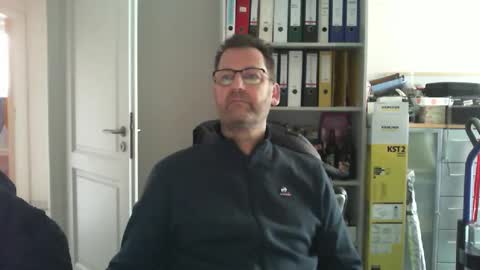 Snapshot of macfly67 chatting on 12/01/25, 07:24 macfly67 online show from 12/01/25, 07:24