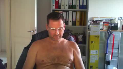 macfly67 online show from 04/01/26, 05:43