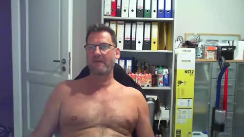 macfly67 online show from 04/29/26, 08:59