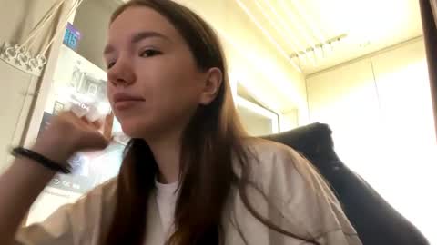 Mila online show from 05/11/26, 05:02