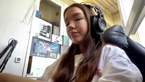 Mila online show from 05/14/26, 09:05