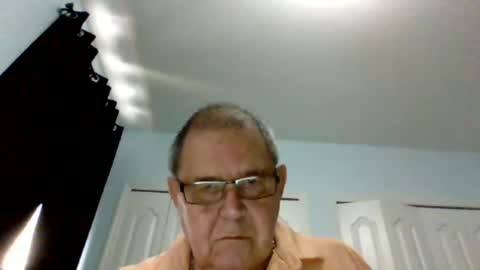 Snapshot of machet1 chatting on 06/19/26, 03:27 machet1 online show from 06/19/26, 03:27