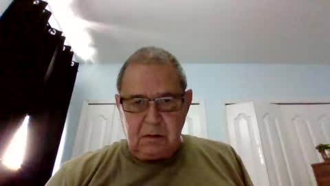 Snapshot of machet1 chatting on 06/21/26, 01:24 machet1 online show from 06/21/26, 01:24