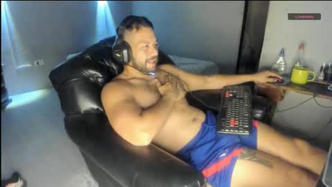 Snapshot of machohandsome chatting on 04/25/26, 10:18 Javier papichulo master how do you want online show from 04/25/26, 10:18