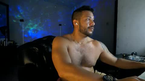 Snapshot of machohandsome chatting on 05/28/26, 09:28 Javier papichulo master how do you want online show from 05/28/26, 09:28