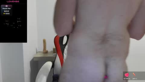 Snapshot of machohiberiko chatting on 10/23/25, 08:29 Jota online show from 10/23/25, 08:29