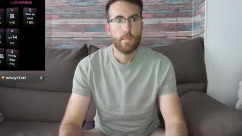 Snapshot of machohiberiko chatting on 10/27/25, 04:22 Jota online show from 10/27/25, 04:22