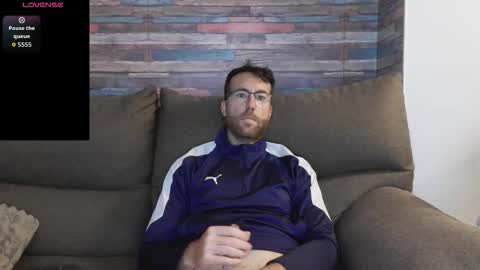 Snapshot of machohiberiko chatting on 10/30/25, 05:46 Jota online show from 10/30/25, 05:46