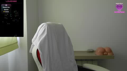 Snapshot of machohiberiko chatting on 05/20/26, 05:08 Jota online show from 05/20/26, 05:08
